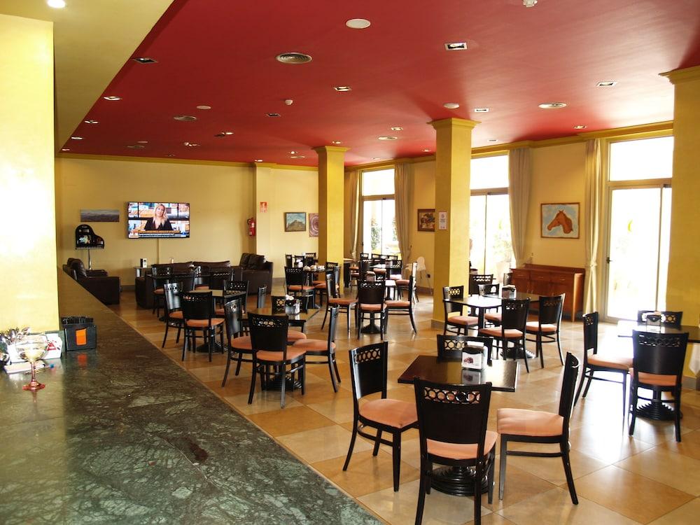 Hotel Montera Plaza Los Barrios Exterior photo