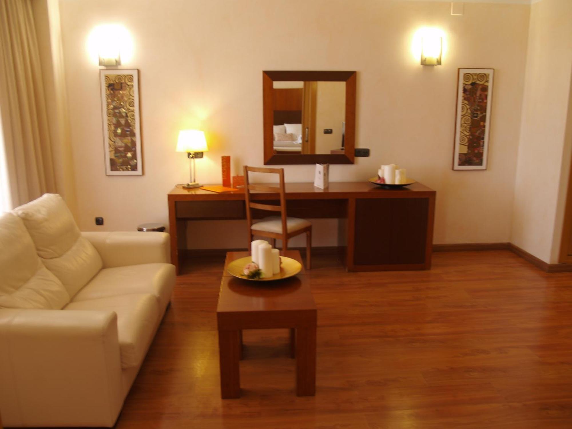 Hotel Montera Plaza Los Barrios Exterior photo