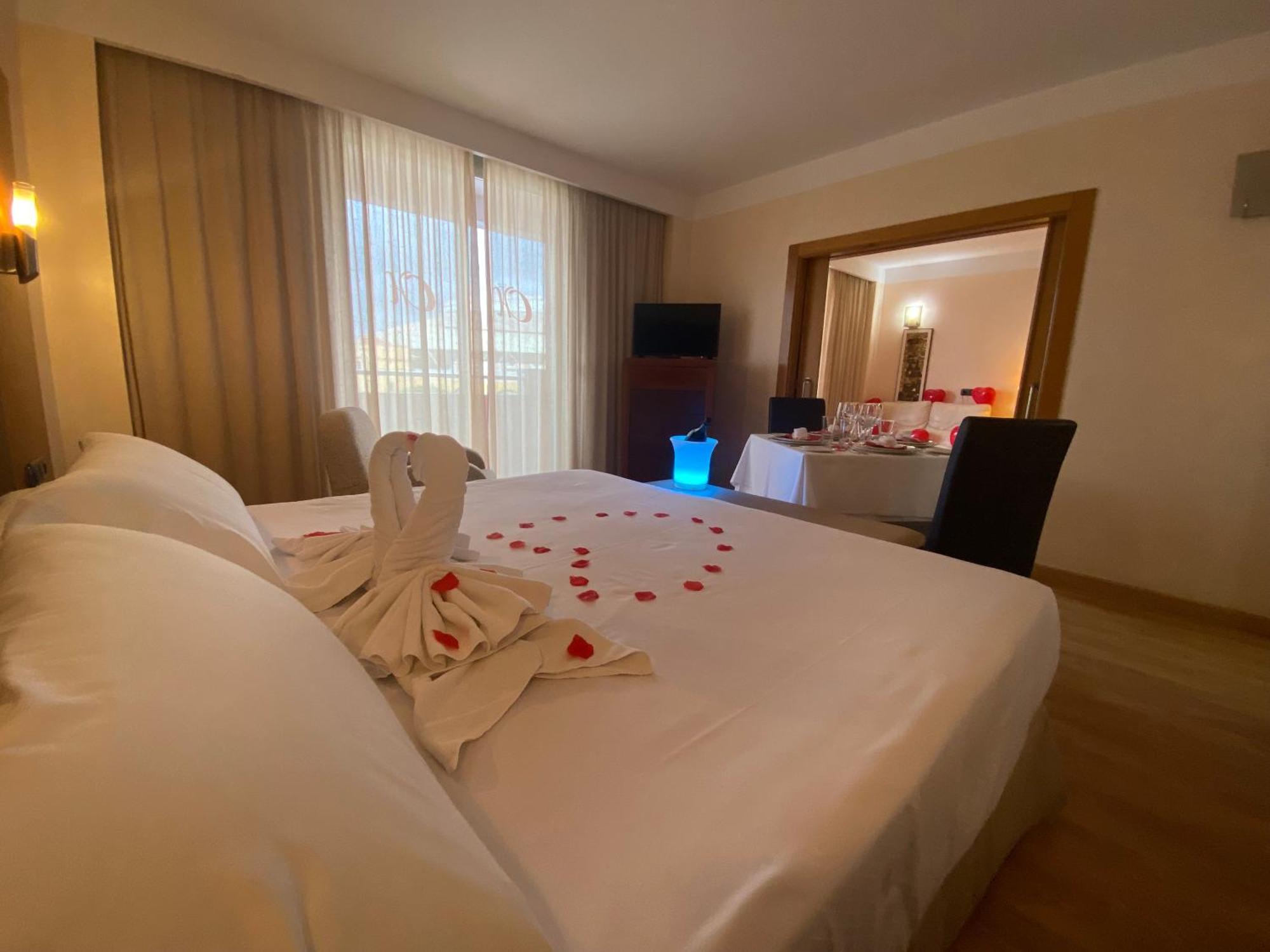Hotel Montera Plaza Los Barrios Exterior photo