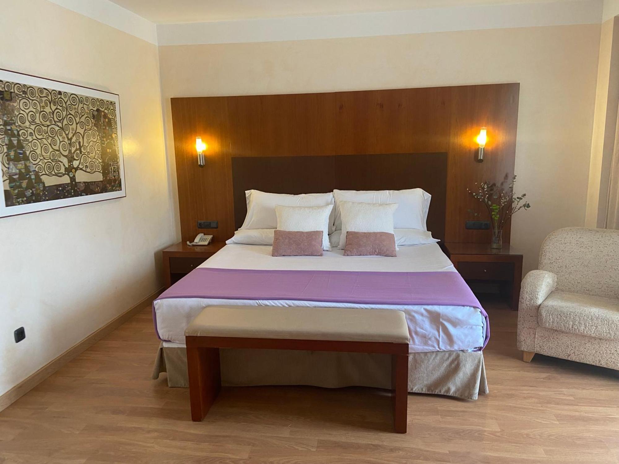 Hotel Montera Plaza Los Barrios Exterior photo